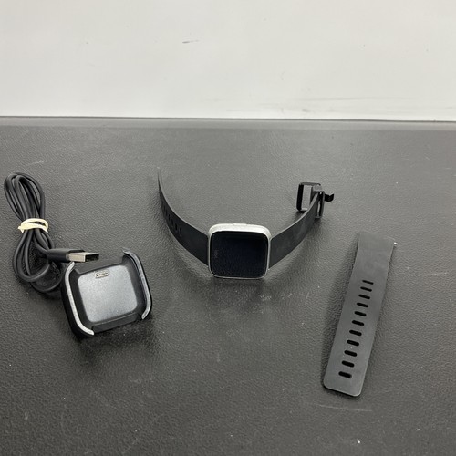 Fitbit versa lite edition - versa,