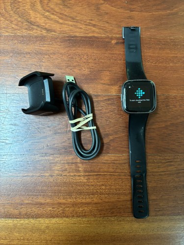 Fitbit versa wristband - fitbit, 2